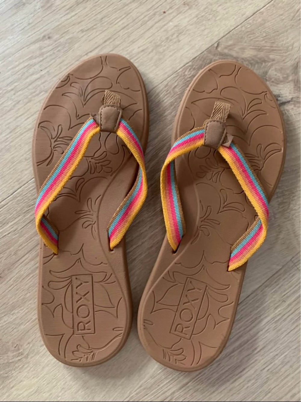 Roxy Brown Flip Flop Sandals with Multicolor Stripe Straps